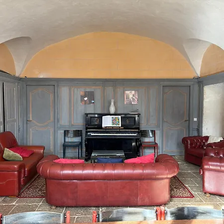 Chateau Arcade De Colombe * Sainte-Colombe (Isere)